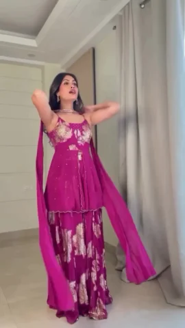 Women Pink Floral Embroidered Gotta Patti Kurta